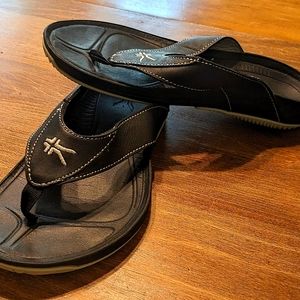 Kuru Kala Supportive Beach sandals,  size 8, black and silver